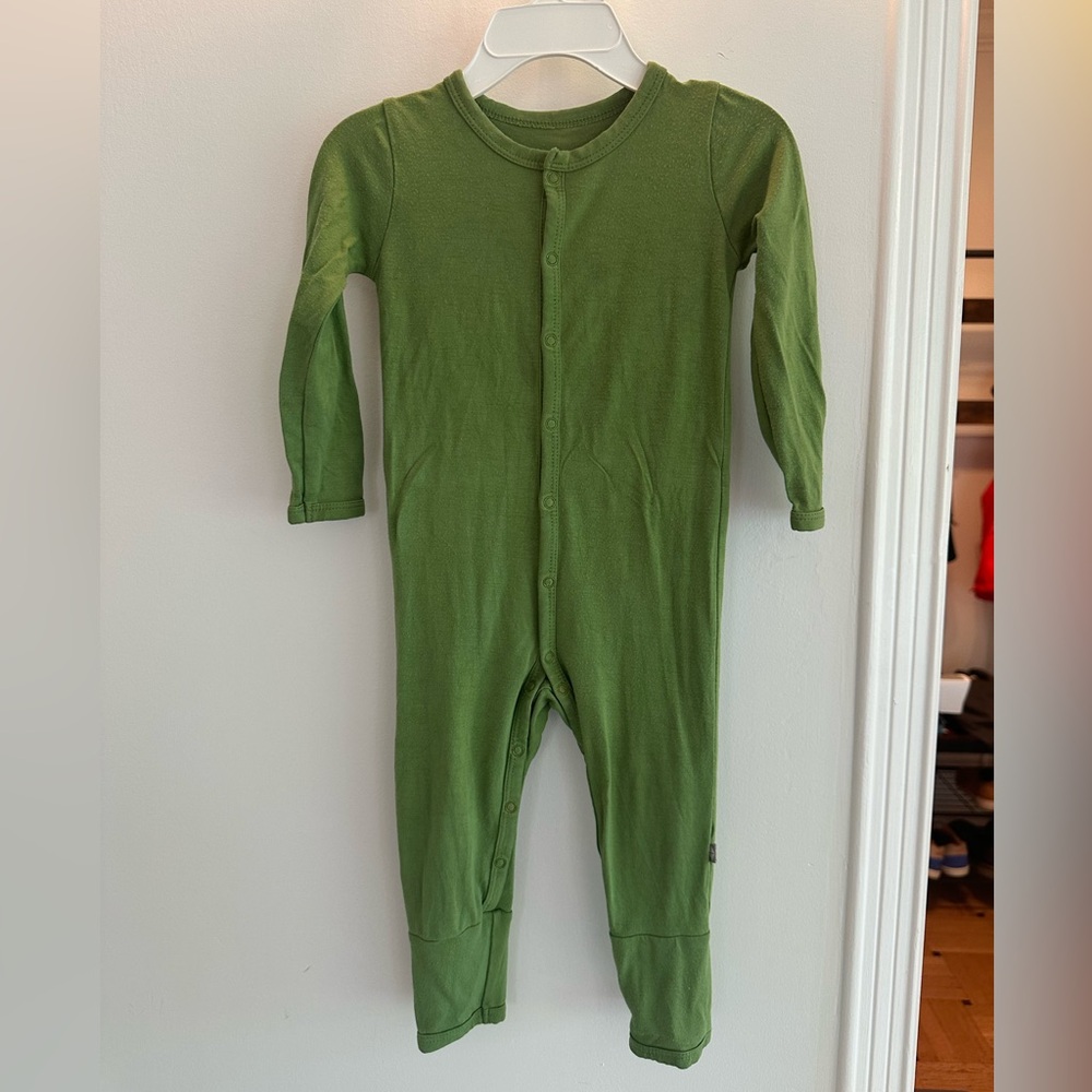 Kyte Baby Olive Green Snap Romper size 18-24m
